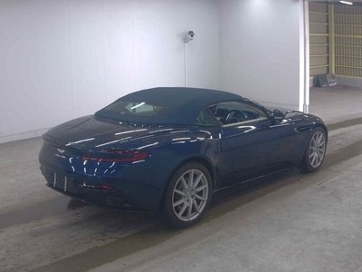 ASTON MARTIN DB11 - 5