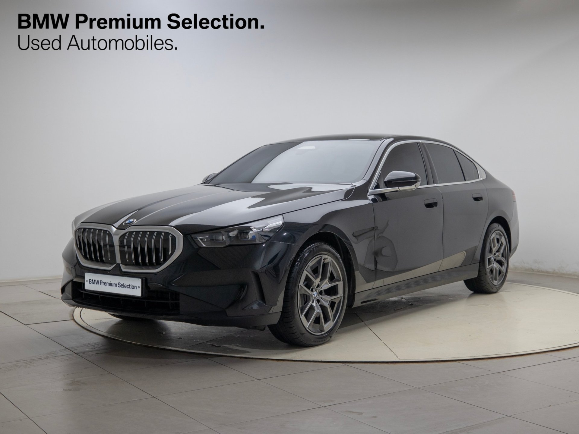 BMW 5 SERIES - View 1