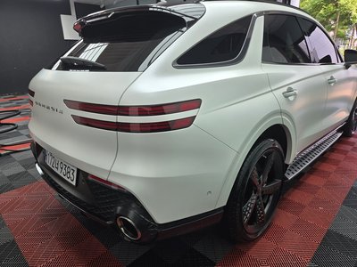 صورة 3 لـ 2021 Genesis GV70