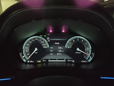 صورة 8 لـ 2021 Genesis GV70