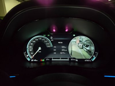 2021 Genesis GV70 — миниатюра 14