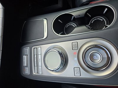 صورة 9 لـ 2021 Genesis GV70