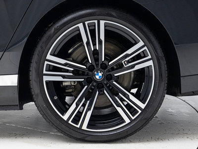 BMW I7 - 6