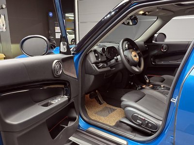 MINI COUNTRYMAN - 10