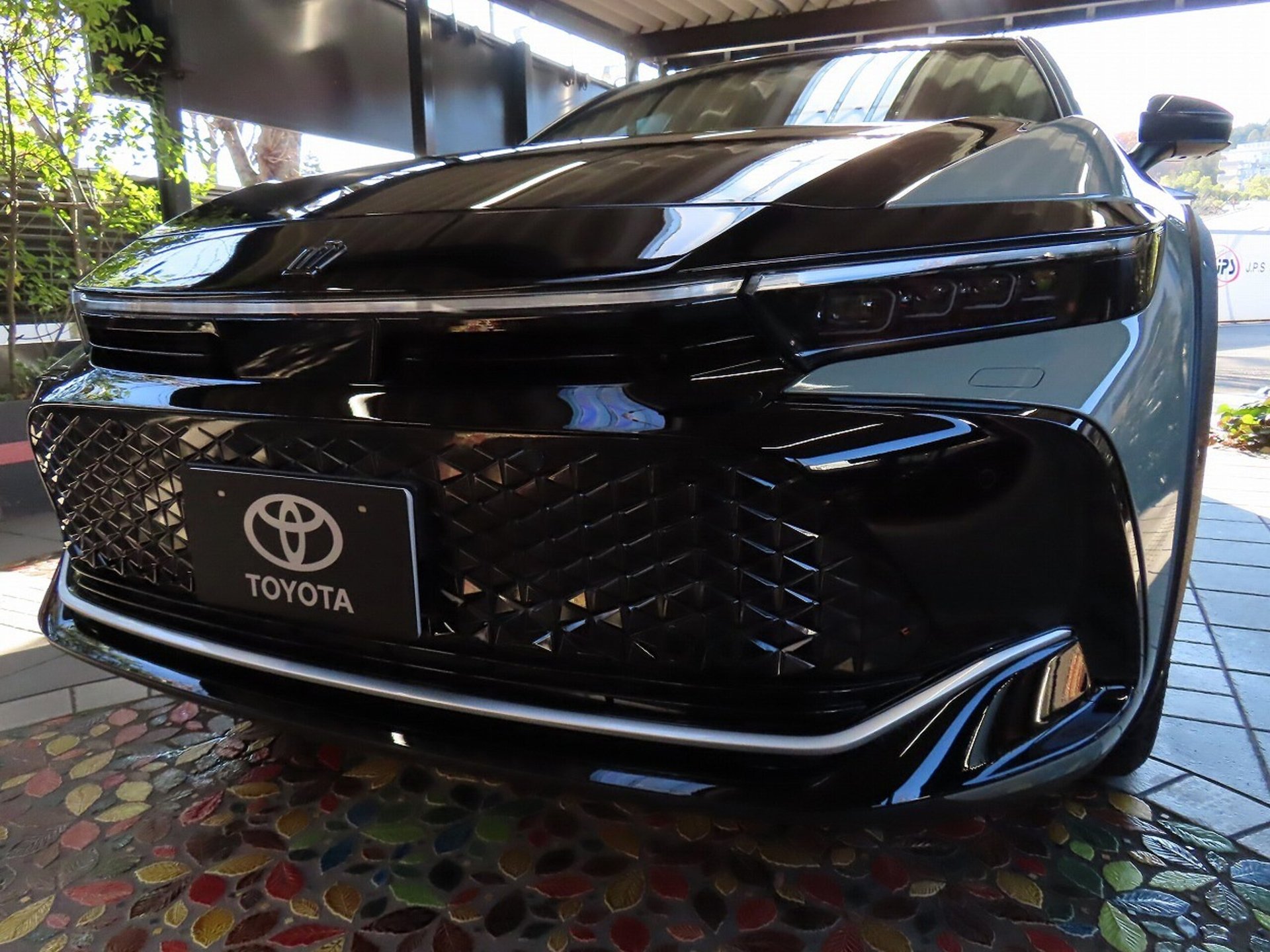 TOYOTA CROWN CROSSOVER - View 1