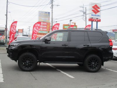 TOYOTA LAND CRUISER - 7