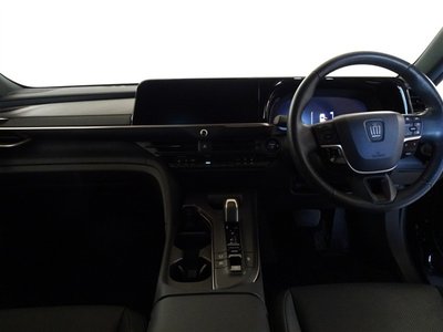 TOYOTA CROWN CROSSOVER - 4