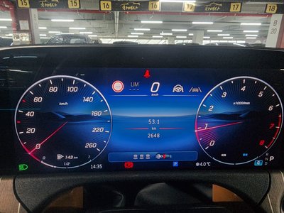 MERCEDES-BENZ E-CLASS - 8