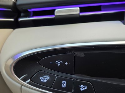 صورة 10 لـ 2024 Genesis GV70