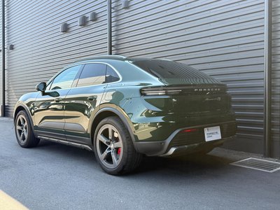 PORSCHE MACAN - 10