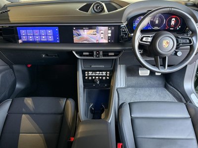 PORSCHE MACAN - 2