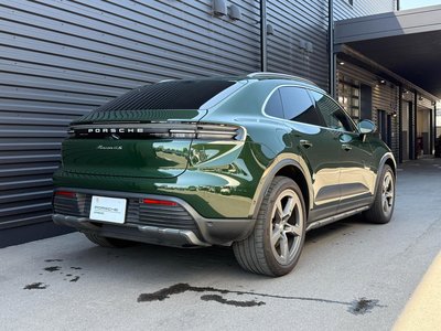 PORSCHE MACAN - 8