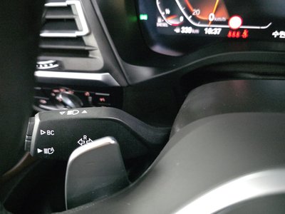 2025 BMW X4 thumbnail 35
