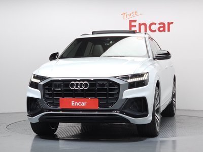 AUDI Q8 - 2