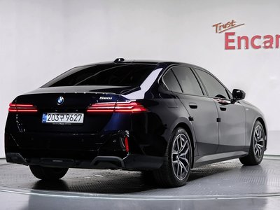 BMW 5 SERIES - 4