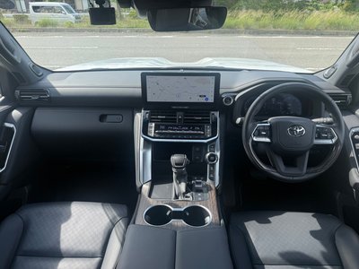 صورة مصغرة 12 لـ 2025 Toyota LAND CRUISER 300