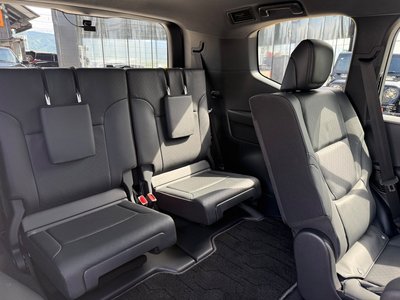 صورة مصغرة 35 لـ 2025 Toyota LAND CRUISER 300