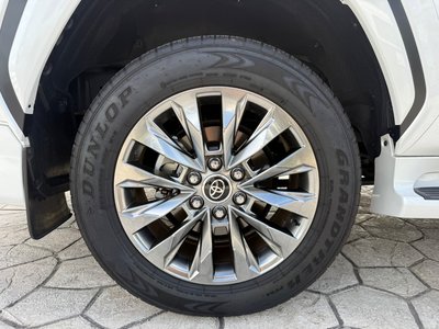 صورة مصغرة 48 لـ 2025 Toyota LAND CRUISER 300