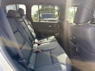 صورة مصغرة 29 لـ 2025 Toyota LAND CRUISER 300