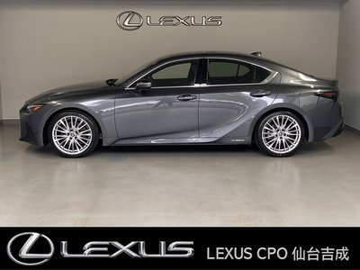 LEXUS IS - 9