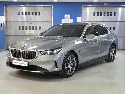 BMW 5 SERIES - 1