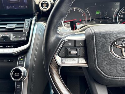 TOYOTA LAND CRUISER - 10