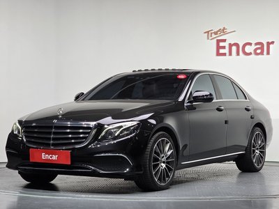 MERCEDES-BENZ E-CLASS - 1