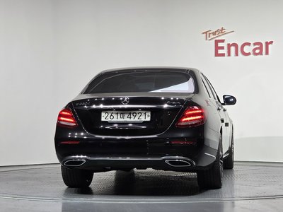 MERCEDES-BENZ E-CLASS - 4