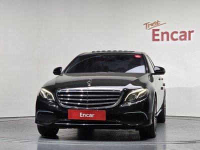 MERCEDES-BENZ E-CLASS - 2