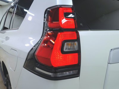 2023 Toyota LAND CRUISER PRADO photo 5