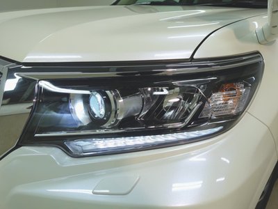 2023 Toyota LAND CRUISER PRADO photo 3