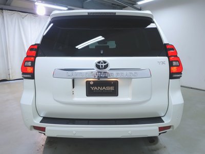 2023 Toyota LAND CRUISER PRADO photo 7