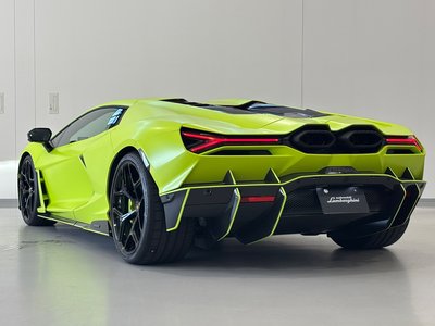 صورة 10 لـ 2025 Lamborghini REVUELTO