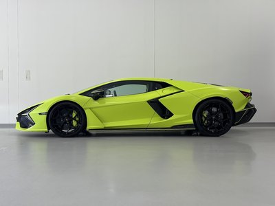 صورة 8 لـ 2025 Lamborghini REVUELTO