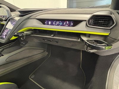 صورة مصغرة 32 لـ 2025 Lamborghini REVUELTO