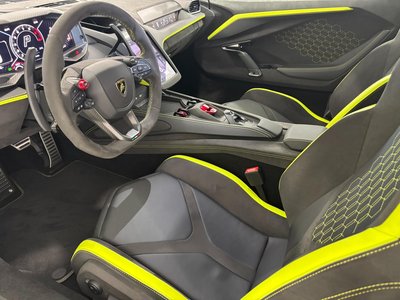صورة مصغرة 33 لـ 2025 Lamborghini REVUELTO