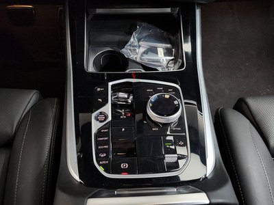 2025 BMW X5 photo 9