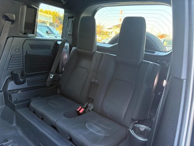 LAND ROVER DEFENDER - 4