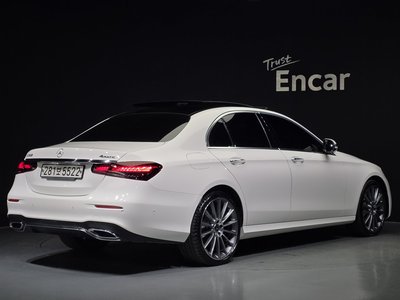 MERCEDES-BENZ E-CLASS - 3