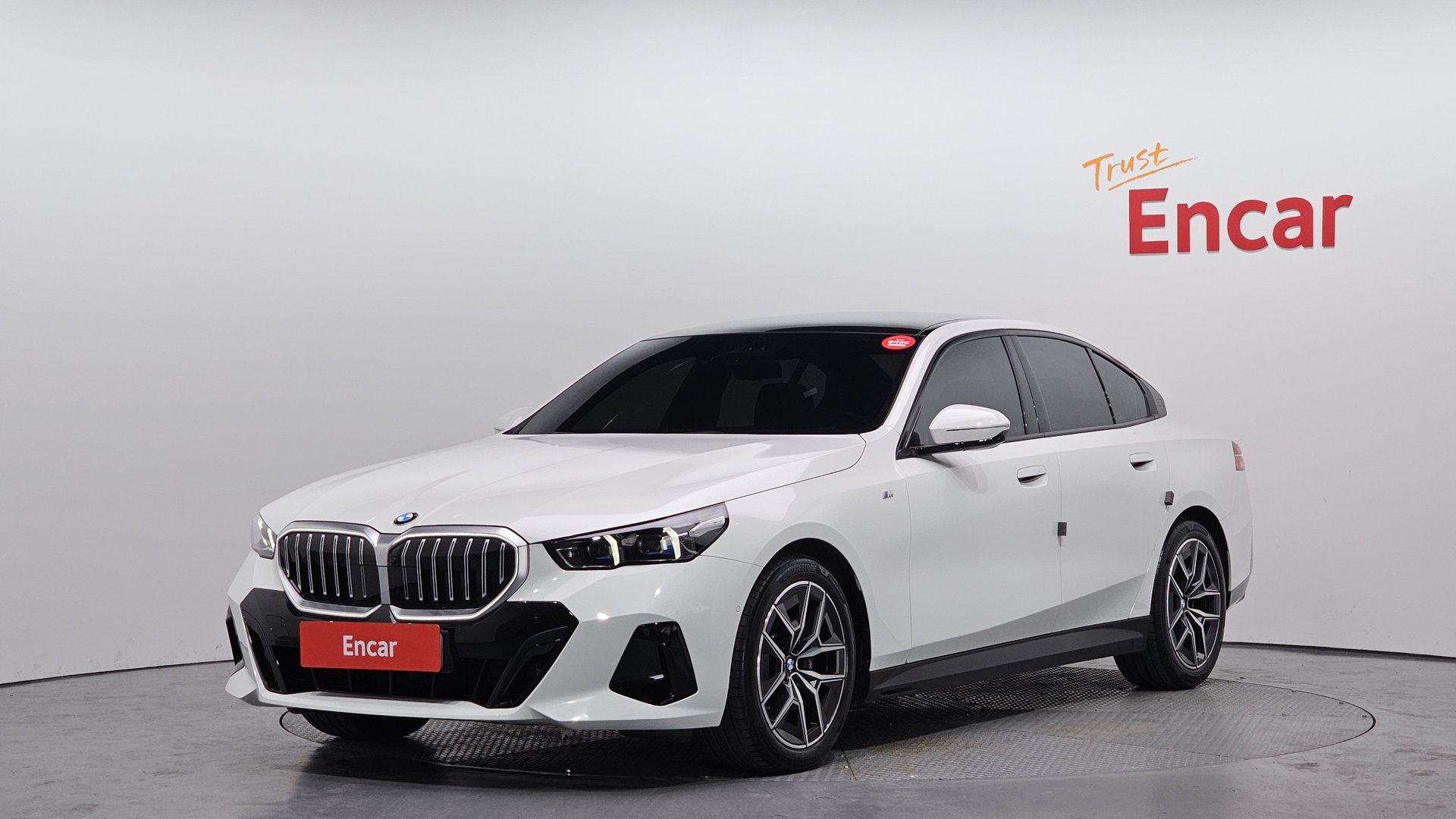 BMW 5 SERIES - View 1