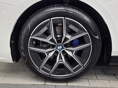 2025 BMW 5 SERIES 照片 6