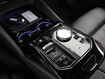 صورة مصغرة 12 لـ 2025 BMW 5 SERIES