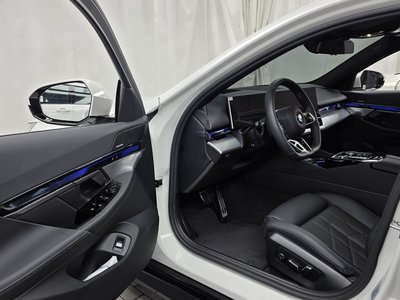 صورة مصغرة 13 لـ 2025 BMW 5 SERIES