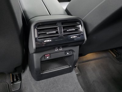 صورة مصغرة 25 لـ 2025 BMW 5 SERIES