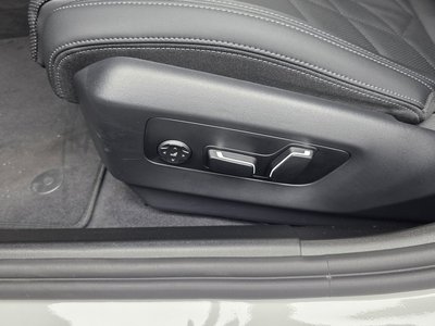 صورة مصغرة 32 لـ 2025 BMW 5 SERIES