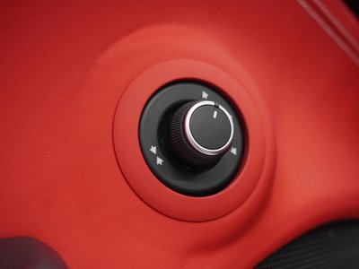 2018 Ferrari 488 SPIDER thumbnail 32