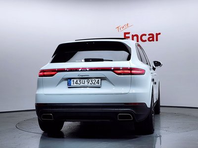 PORSCHE CAYENNE - 4
