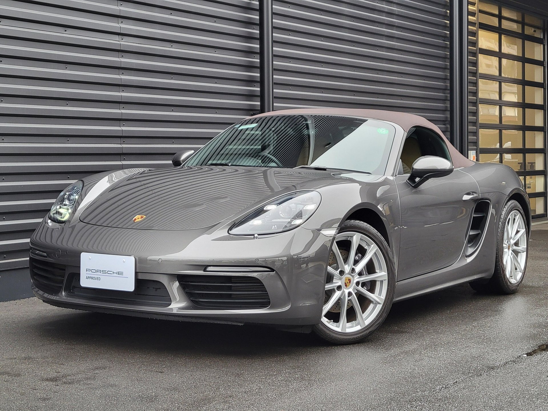 PORSCHE 718 BOXSTER - View 1