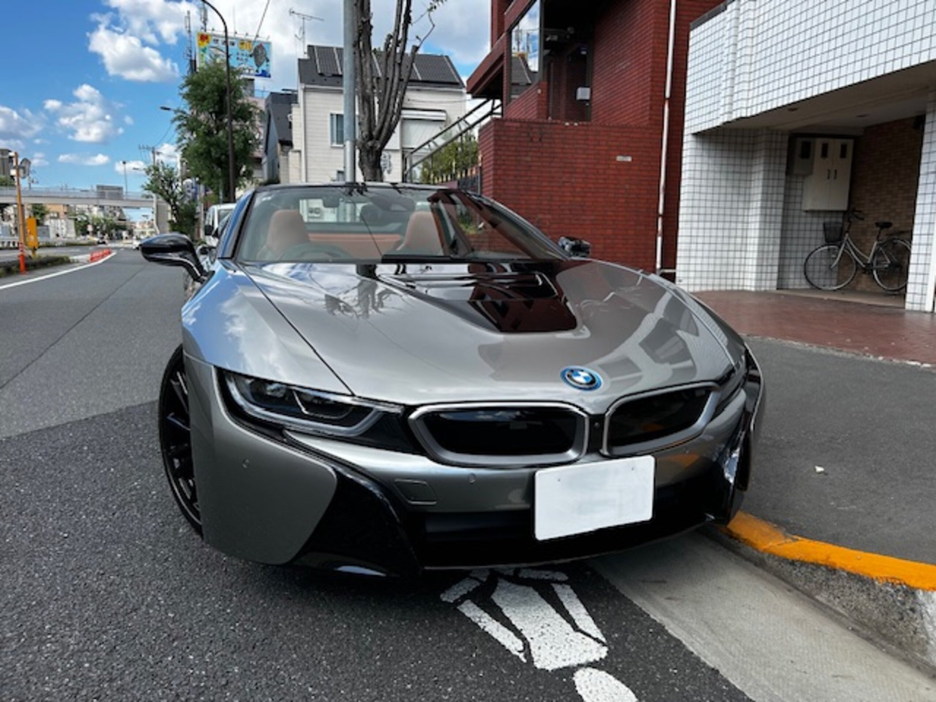 BMW I8 ROADSTER - View 1