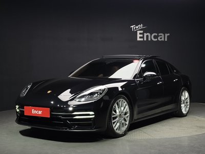 PORSCHE PANAMERA - 1